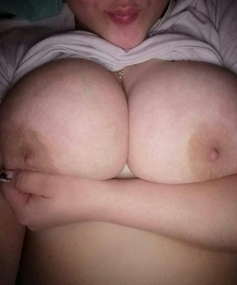 Арина, 22 года, 6 размер груди